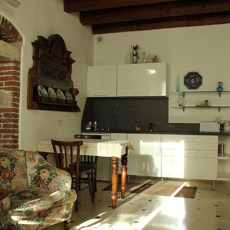 Apartmán Residenza Carducci Centro Storico Verona Pokoj fotografie